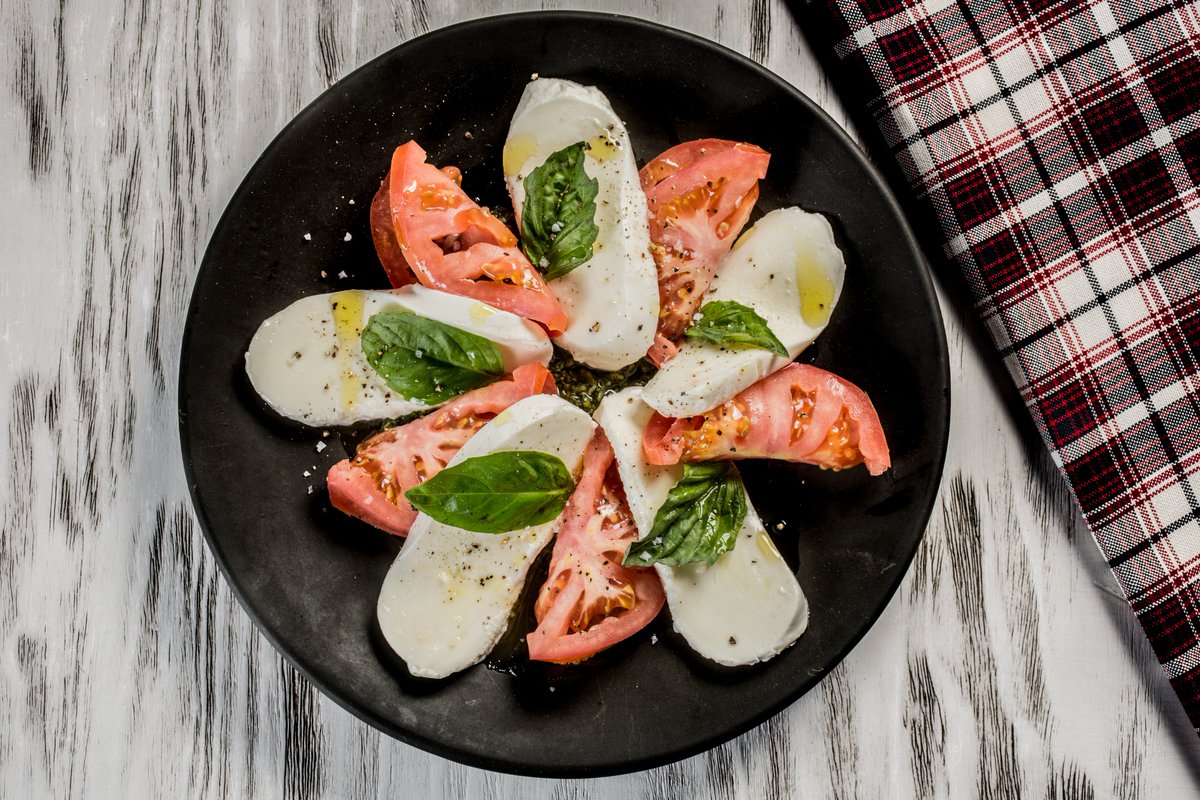 BrunoBochaLeon's tweet photo. Prueba nuestra ensalada Caprese

Reserva vía:  WhatsApp Bruno Concierge (442) 70 80 100 o al teléfono (477) 68 85 270.

 Open table → https://t.co/f1r2xDhZvu

Visítanos en: Paseo de los Insurgentes 3356, San José de las Piletas, León, Gto. https://t.co/rMvgWdToJT