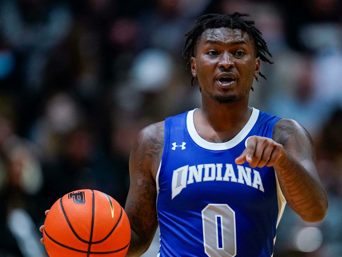 barstoolsports's tweet photo. A Coach From Indiana State Is Trying To Find A Team To Play Them Tomorrow By Hopping On Twitter And Offering To Bring Gifts https://t.co/hfoEH9xfYV https://t.co/aUT7tmazvT