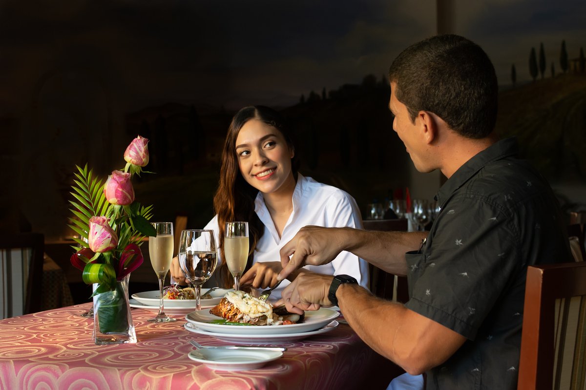 TresRiosResort's tweet image. During your next stay, visit the concierge to arrange an unforgettable private dinner for you and your partner, family or friends. #SunsetWorldIsBack