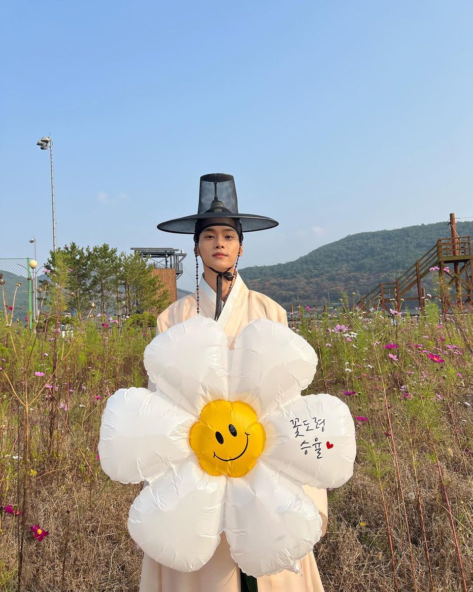 OXYGEN_630's tweet photo. 211222 차학연 인스타 #빅스 #엔 #차학연 #VIXX #N (@CHA_NNNNN)

승율의 기록_2021221

나의 벗 조이 덕분에 행복한 겨울을 보냈습니다.

➡️ https://t.co/PrzDiYgA07 https://t.co/JCCUcdQbgh