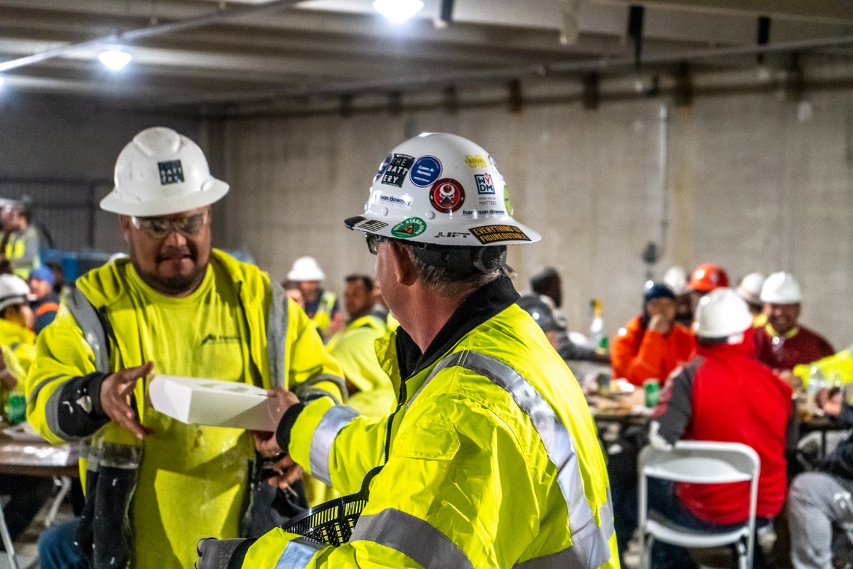 hdcPHOENIX's tweet photo. Project success starts with the vital role our trade partners take. To show our appreciation, the Battery Lofts project team put together a trade partner appreciation BBQ to just say "thanks!" #BuildingTheAwesome https://t.co/dqp6k1n9hY