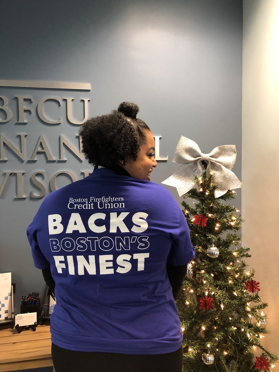 BostonFireCU's tweet photo. Back the BLUE! 💙 The BFCU team donned blue shirts to show support for the @bostonpolice! #bostonpolice #bostonsfinest #BPD #BFCU https://t.co/cioEbrUYSM