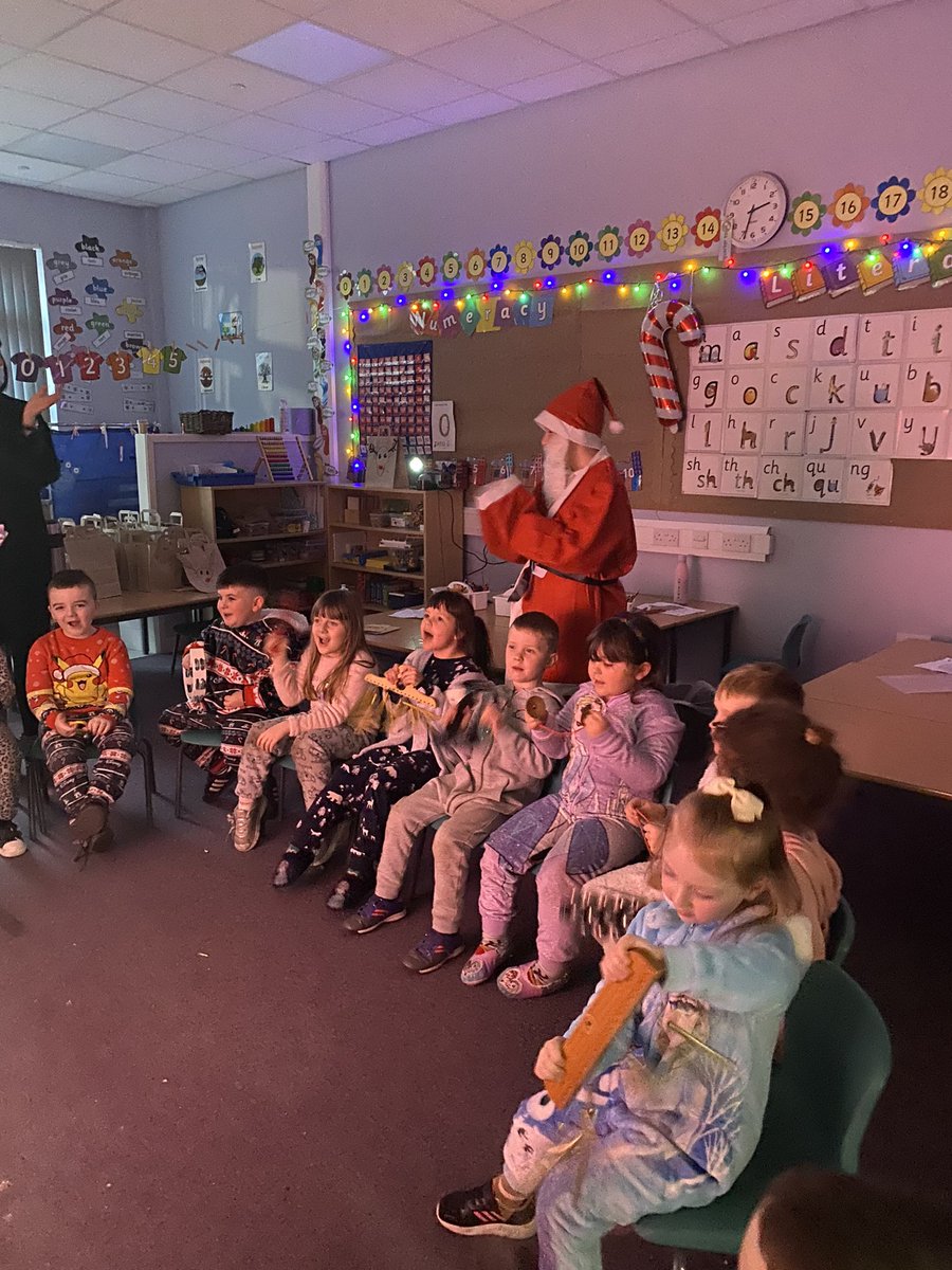 St Clement's P2 tweet media