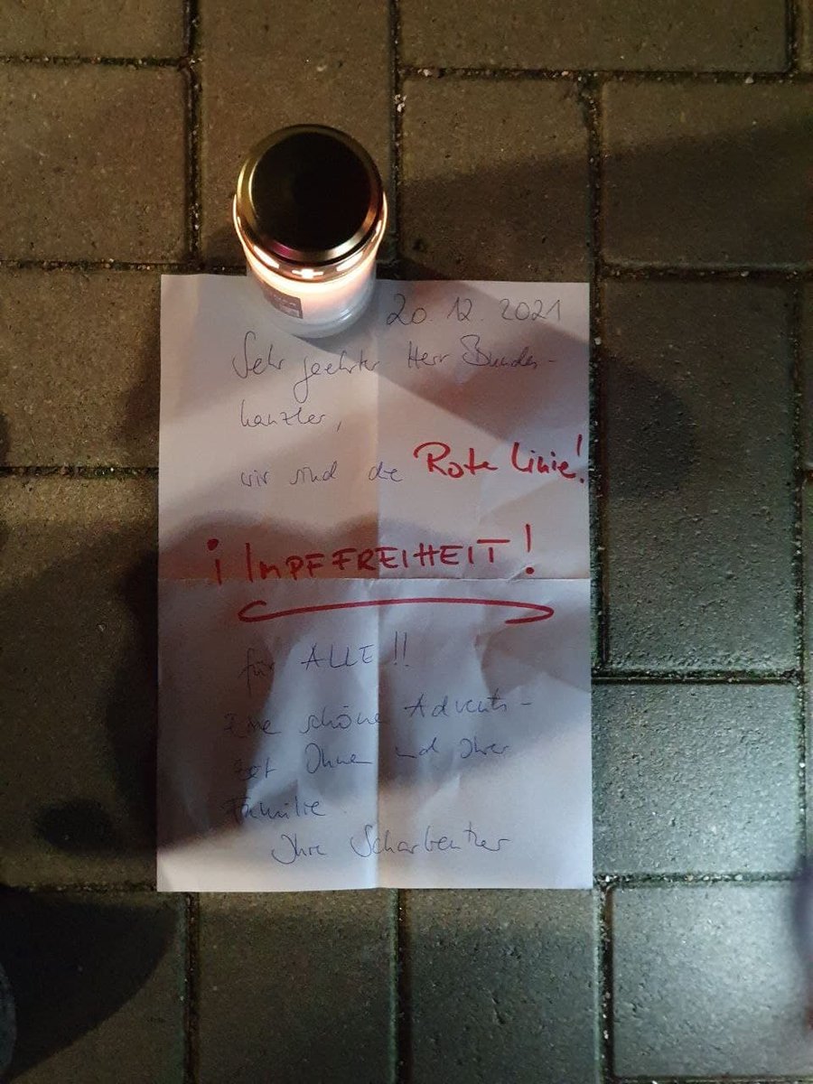MartinBW15's tweet photo. #FriedenFreiheitSelbstbestimmung #Demo #Montagsspaziergang  #mo2012 #Neustadt in Holstein (Schleswig-Holstein) https://t.co/e2LtFo9fFO