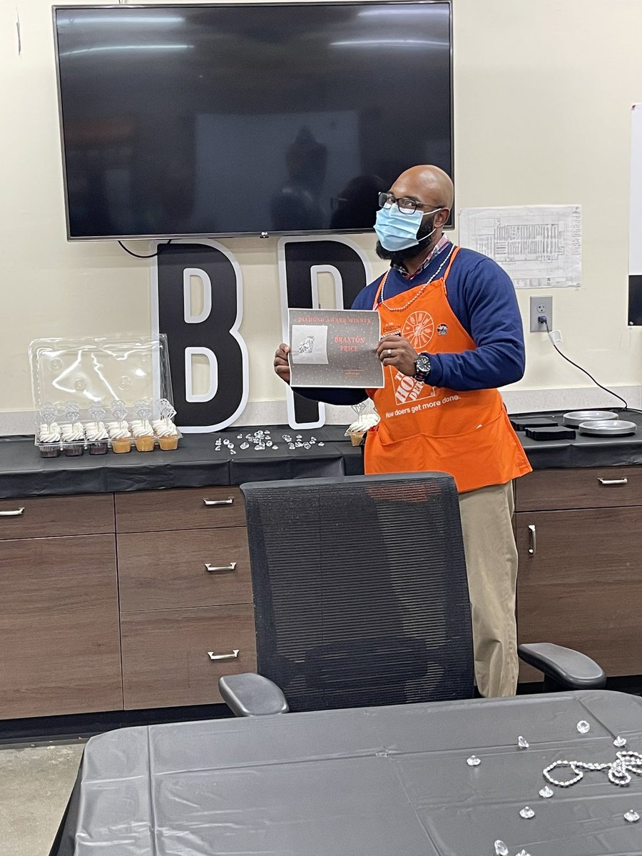 AndyCBGKY's tweet photo. Congrats on our SASM Braxton for achieving Diamond status!!!! https://t.co/mdznCnErpr