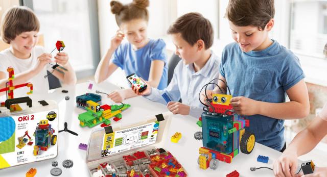 ¡En estas fiestas regalen juguetes de PyMEs nacionales! Va un hilo de lo mejor del Sello de Buen Diseño de <a href="/produccion_arg/">Secretaría de Industria y Desarrollo Productivo</a> para que Argentina siga creciendo.🎁🇦🇷⬆️