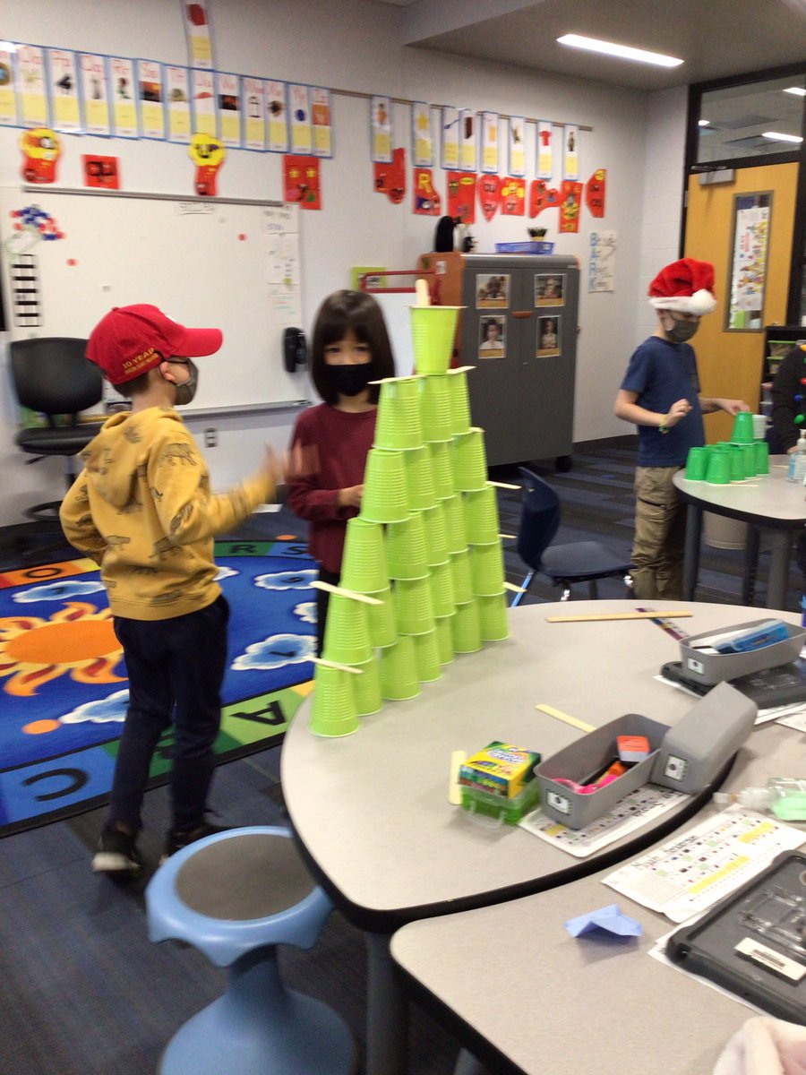 CollinsBW1st's tweet photo. Making trees.  Who can build the tallest tree? @Bulldogs512 @BriarwoodElem #STEM https://t.co/xI0nDzxurJ