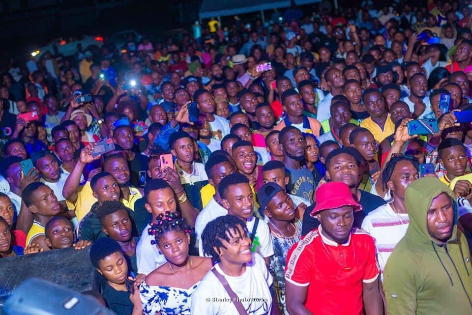 blaiseb237's tweet photo. Yes!! I did it.  First ever successful urban concert, Zero sponsor, yes NO sponsor at Limbe Community Feild not Palais des sports. 10-12-2021

Now talk to me and my team with some RESPECT,  you gerit ? 

My name is Blaise B 

The Akwandors 👑 made everything possible ❤👑❤ https://t.co/mlEj24IpO8