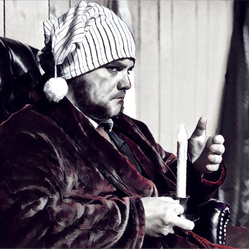 thePortersofHG's tweet photo. The Porters of Hellsgate present Charles Dickens’s A CHRISTMAS CAROL: THE ONE-MAN PLAY - online for one week only!

Adapted and Performed by @MrGusK 

Directed and Designed by @DrinaDurazo

https://t.co/b8RMflyWSg https://t.co/WuoMiOkmXW