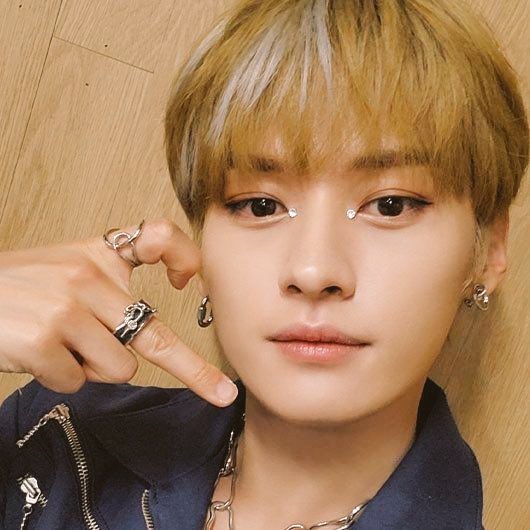 Leeknwtiny's tweet photo. #LEEKNOW : I love you, so much <3 https://t.co/xoc6INouD1