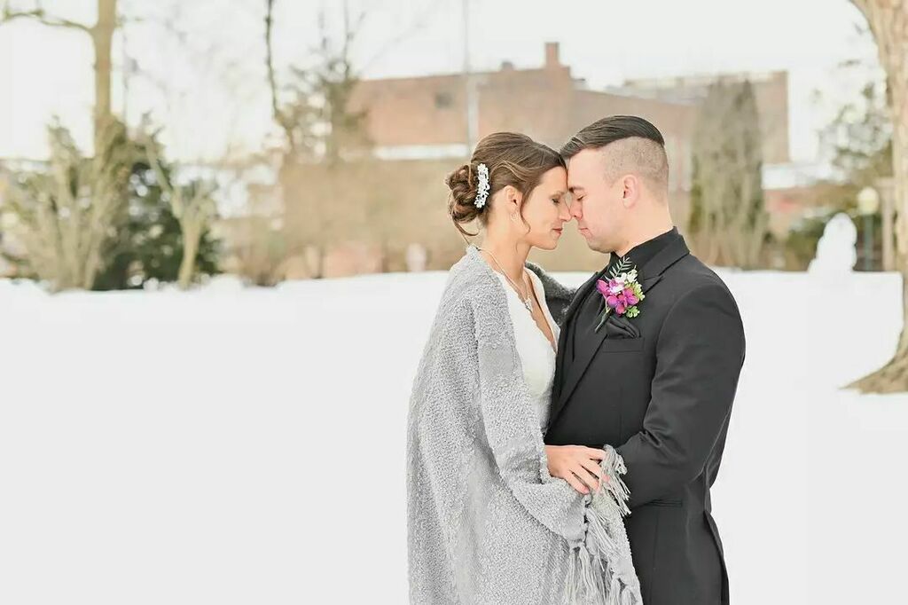 norrisjasmine's tweet photo. A cold, winter day doesn't get you down when you are in love! 
🎉
#jasminenorrisphotography #jasminenorrisweddings #ohwowyes #therisingtidesociety #indiana #indianawedding #engaged #isaidyes #huffpostido #theknot #indianapoliswedding #lafayettewedding… https://t.co/416HlUC0sz https://t.co/b1JEZPgwsR