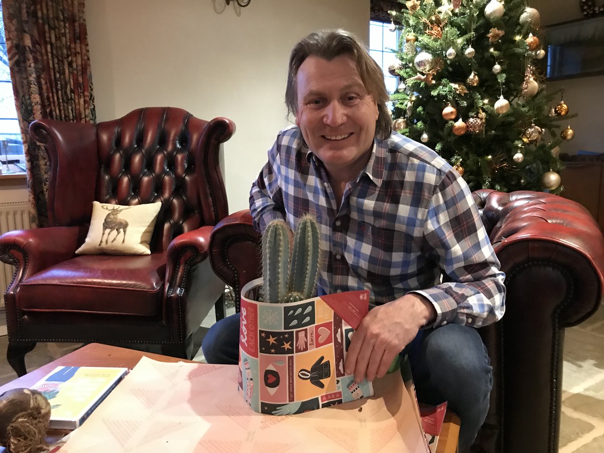 daviddomoney's tweet photo. Help wrap someone in kindness &amp; warmth against the winter cold this year #WrappedInKindness

My present is wrapped in a design created by Ruby Taylor. Download them for free at https://t.co/nF4xGBkTDf &amp; donate to their winter appeal. Or text WRAP to 70577 to donate £10. https://t.co/2OMKkIdrA3