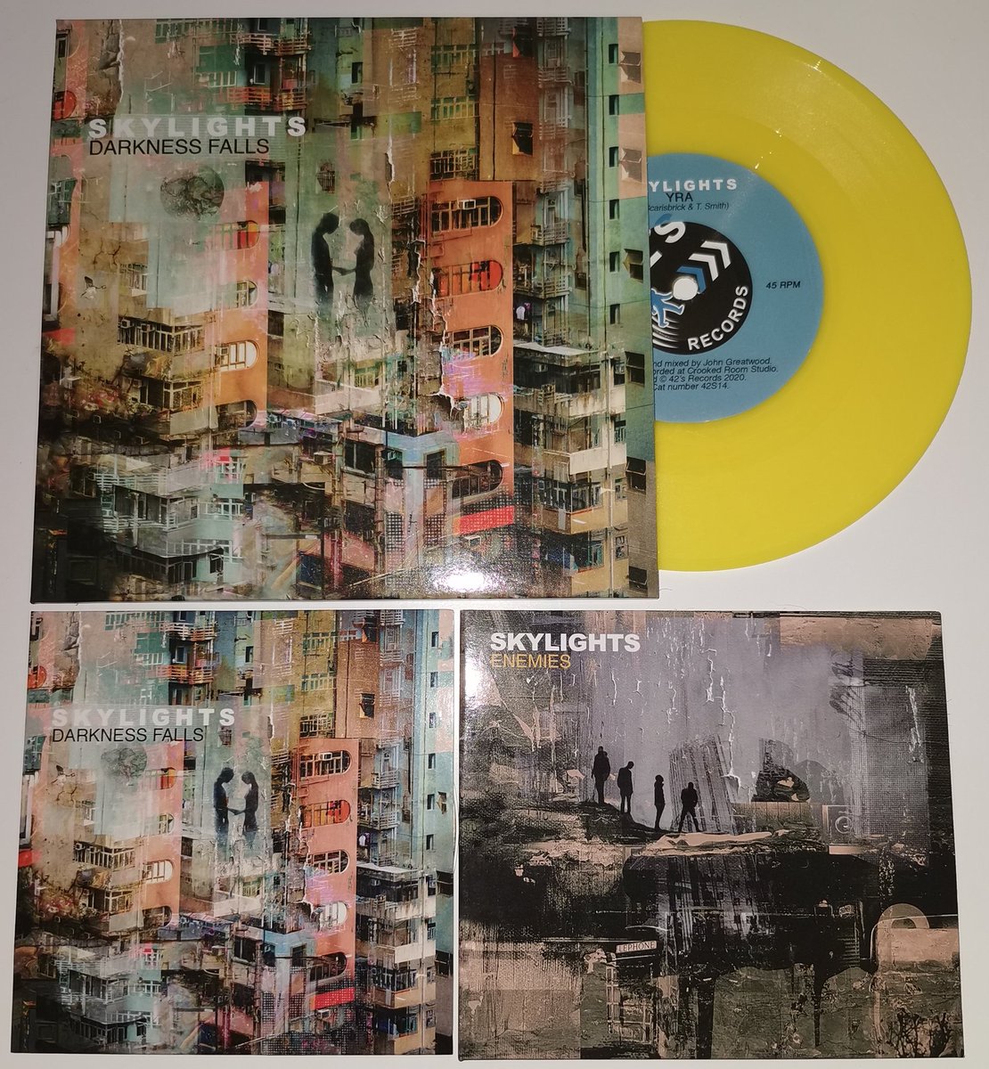 Win❗

As a thanks for the great support from you all......

We're having a Christmas give away 🎅

Retweet and follow to be in with a chance to bag our limited Darkness Falls vinyl and our two CD singles 👊💥

#Win #ASAW