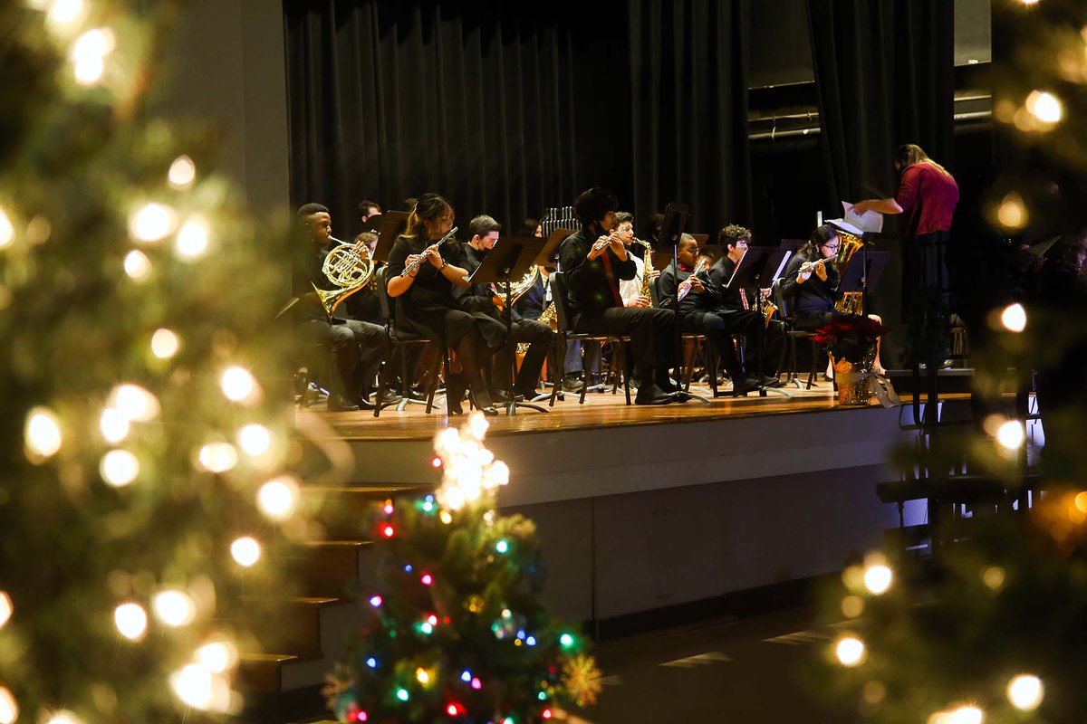 CCRaider_HS's tweet image. 🎄Merry Christmas from all of us at Central Catholic High School!🎄Reminder that we will be closed from Mon., Dec. 20, 2021 through Sun., Jan. 2, 2022. We will have limited office hours (in link), and classes will resume on Mon., Jan. 3, 2022.
#HowToRaider
centralcatholic.net/who-we-are/rai…