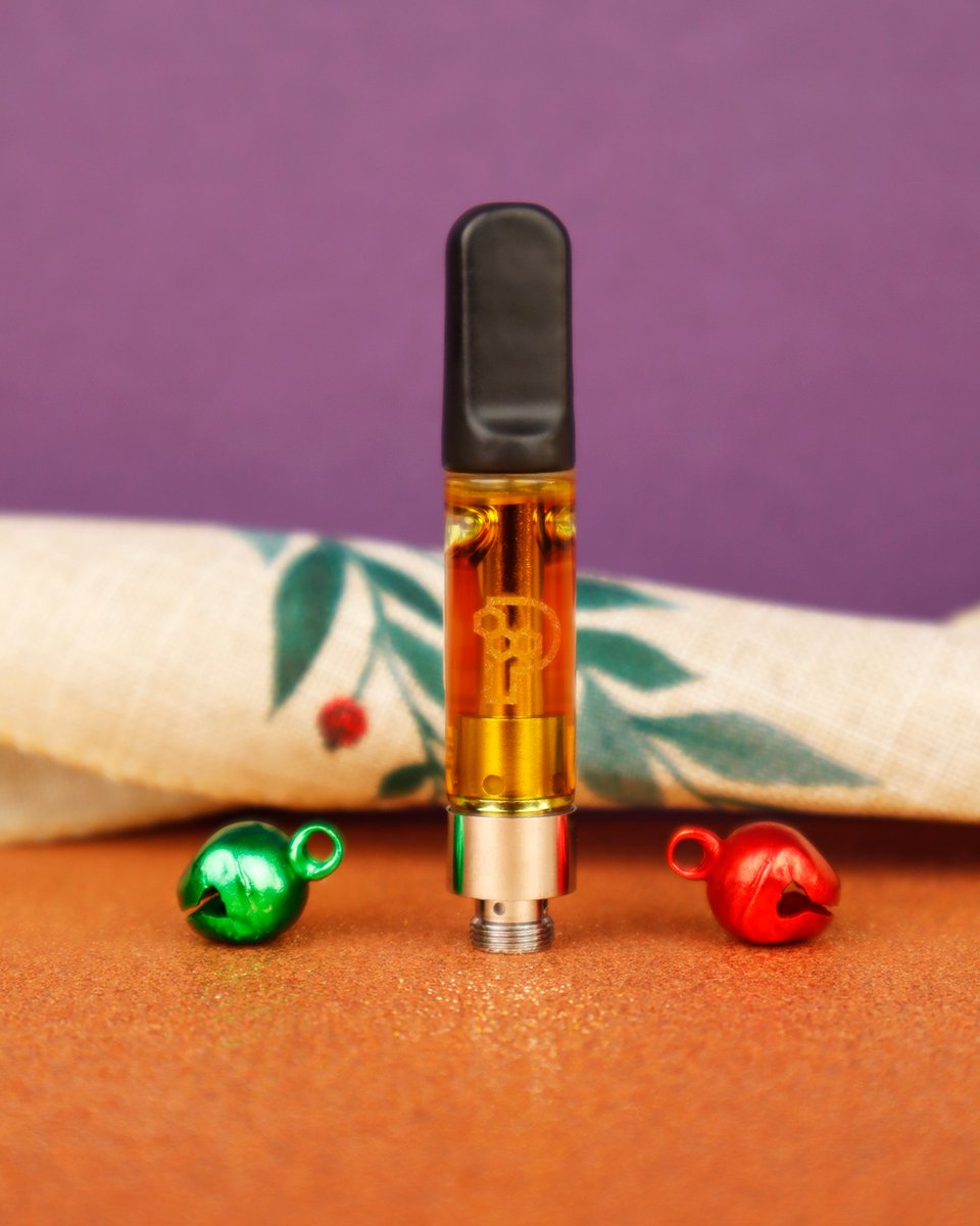 PureExtracts_CA's tweet photo. Let's welcome winter with the warmth of our #PurePulls βοΈ Small and convenient, ready to use wherever you are π¨οΈ #pureextractscorp #wintersolstice https://t.co/68C5dIMq2B