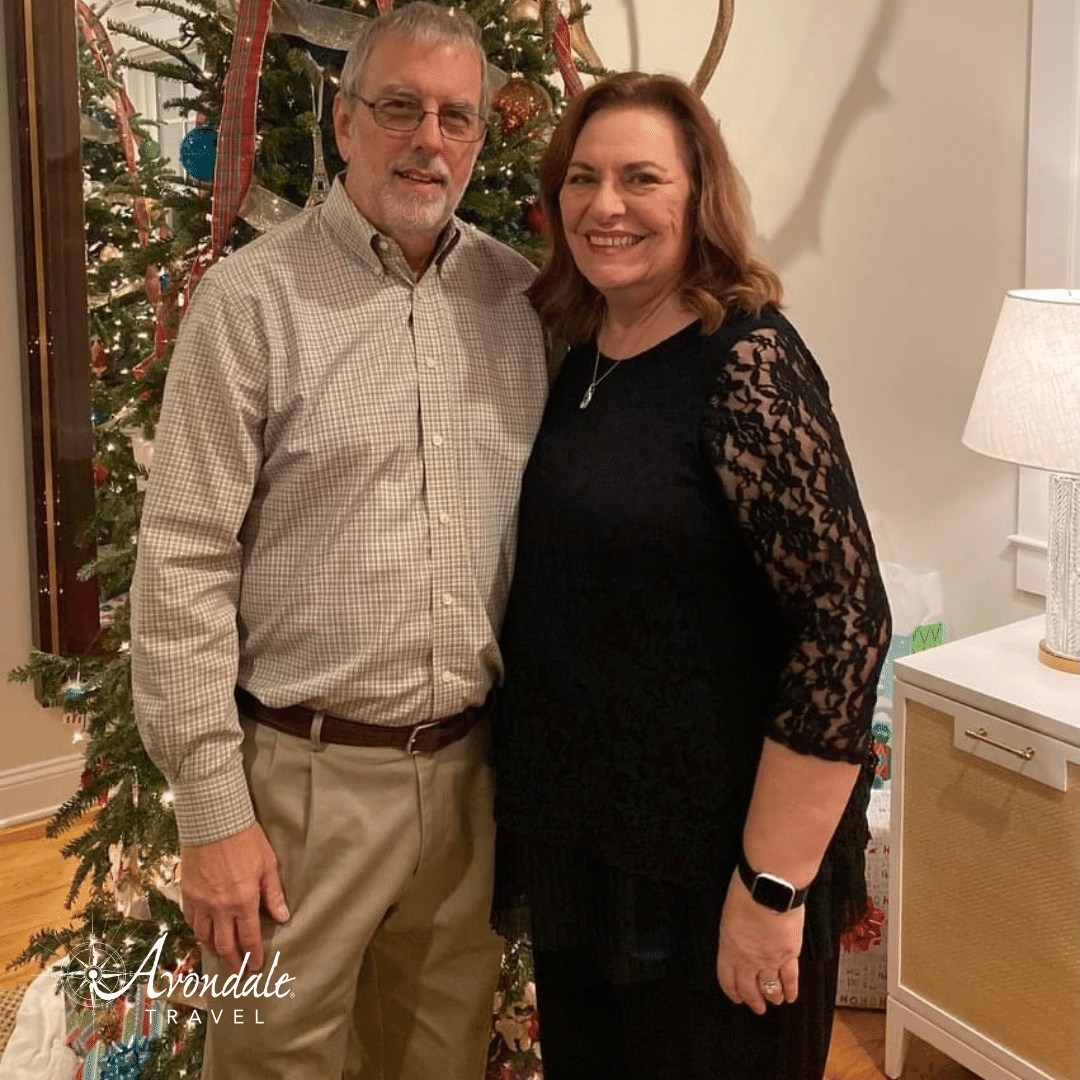 AvondaleTravel's tweet photo. From our Avondale Travel family to yours we wish you all the happiest of holidays. https://t.co/eGySMKbnQ5