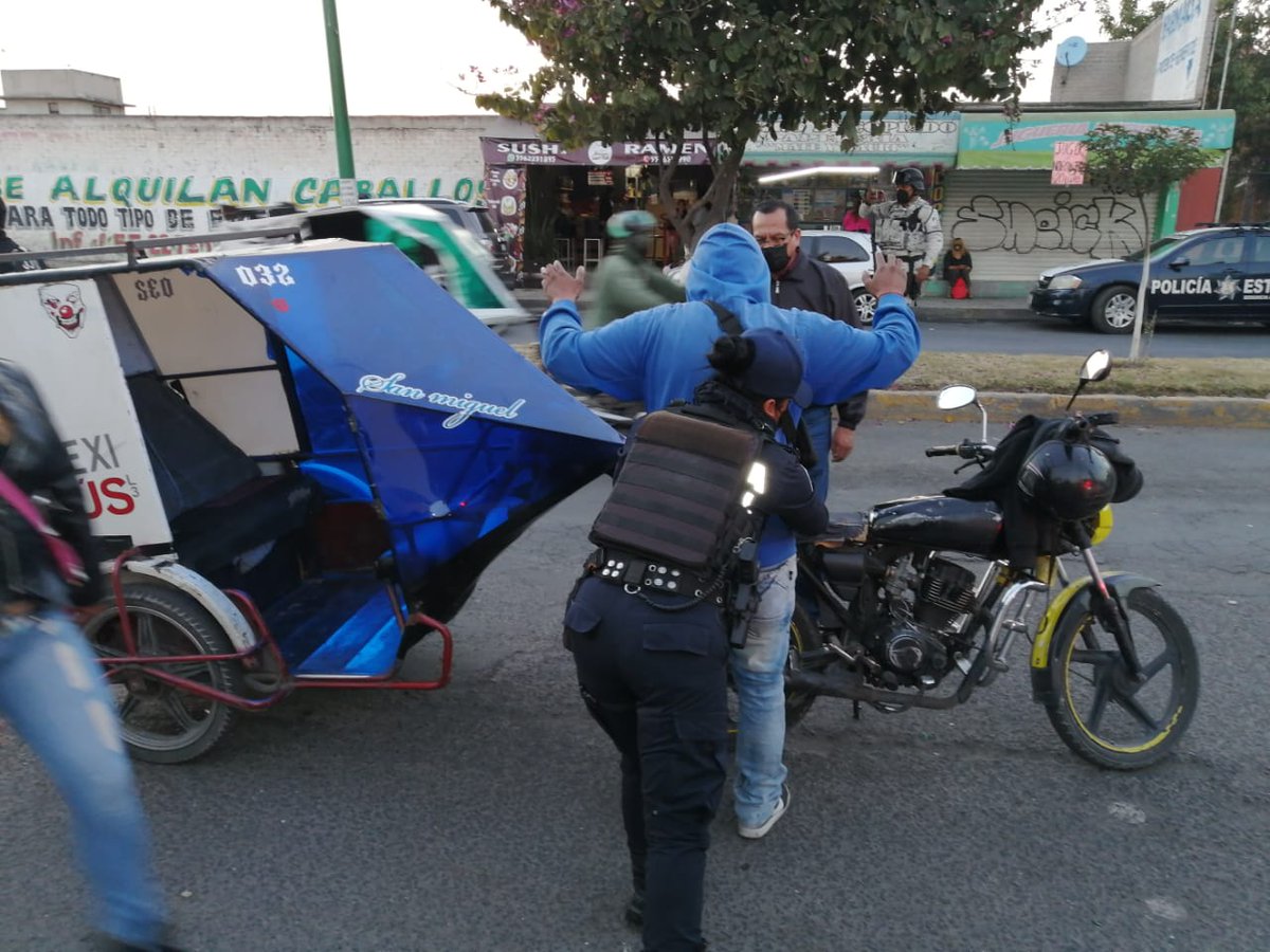 #Operativos y #Dispositivos 🚨🚔👮
#Policía #Chimalhuacán
Realizamos el dispositivo BASES DE MOTOTAXIS con inspecciones preventivas a operadores y unidades
#TrabajamosPorTuSeguridad