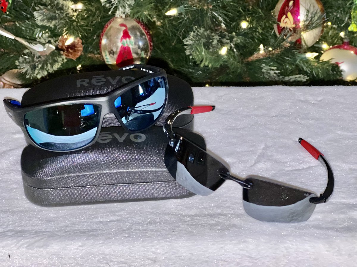 PGAPappas's tweet photo. FLASH #JingleBAM GIVEAWAY 8
(PGAPappas 12 Days of Christmas Golf Giveaway)

🎁 Brand New REVO x Volition America Limited Edition Sunglasses (2 winners, choose Descend N or Caper)

To enter:
🎄 Retweet
🎄 Follow @PGAPappas, @RevoSunglasses, @VolitionAmerica 

#ReleaseTheKringle! https://t.co/VmsvVBpIMJ