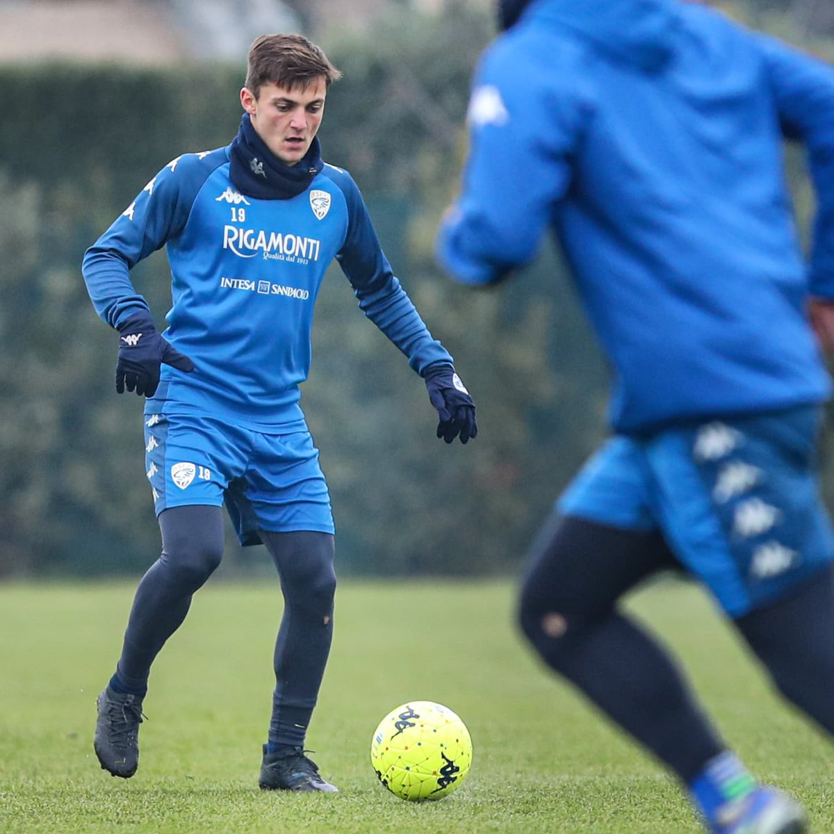L'unica strada che conosciamo. Allenamento al pomeriggio per le Rondinelle. Domani doppio! 💙👊

#REGBRE
#SerieBKT 
#Forzabrescia⚪️🔵🦁