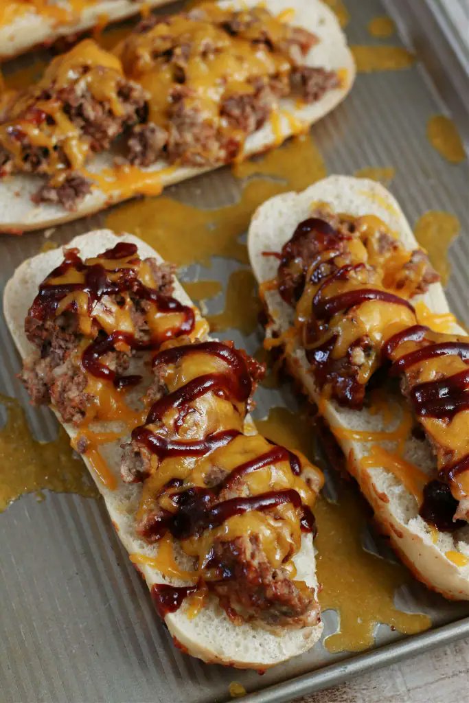 JasonCorriere's tweet photo. BBQ sauce provides a nice zest to the tops of these meatloaf melts. #homecooking #dinners  https://t.co/hHLUQSP3Rc https://t.co/VtVsJRd5Qt