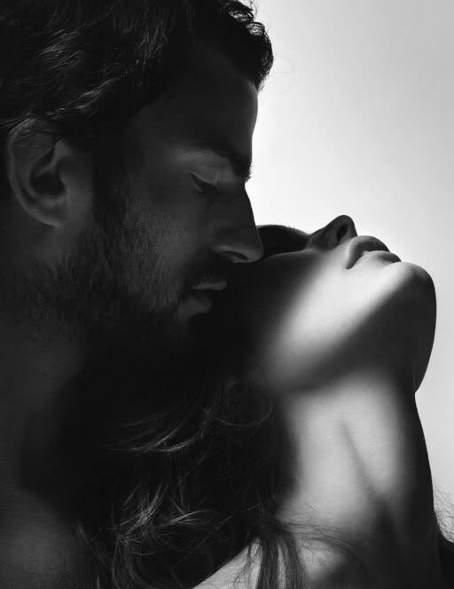 GeneVatow's tweet photo. Paint this sacrifice
as prelude
to perfection
#7wordspoet #angel #OffPrompt https://t.co/vmiHk9TtvU