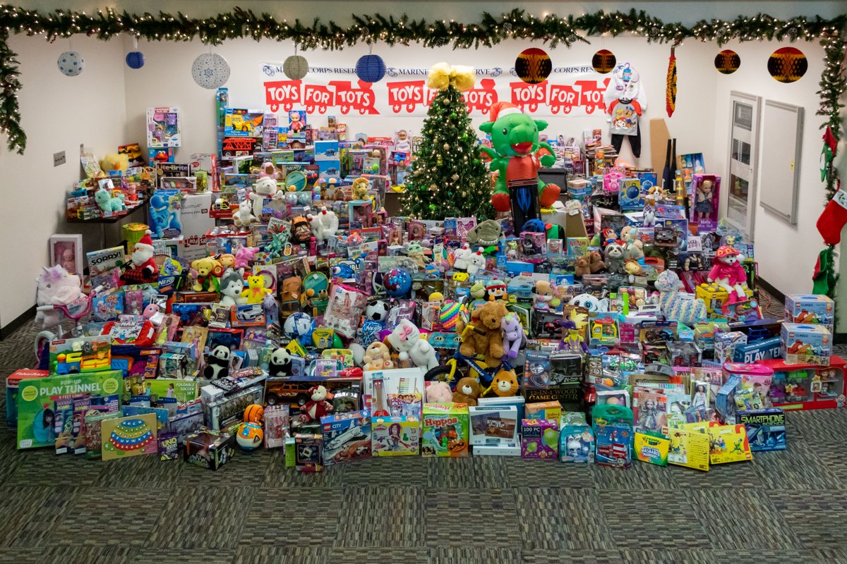 UABIT's tweet photo. THANK YOU, UAB! π² Your support of the 28th Annual #UABToyDrive benefitting the U.S. Marines' #ToysForTots drive helped us donate hundreds of toys that will soon be in the homes of children in the Birmingham area. π https://t.co/6FH8Db5AwG