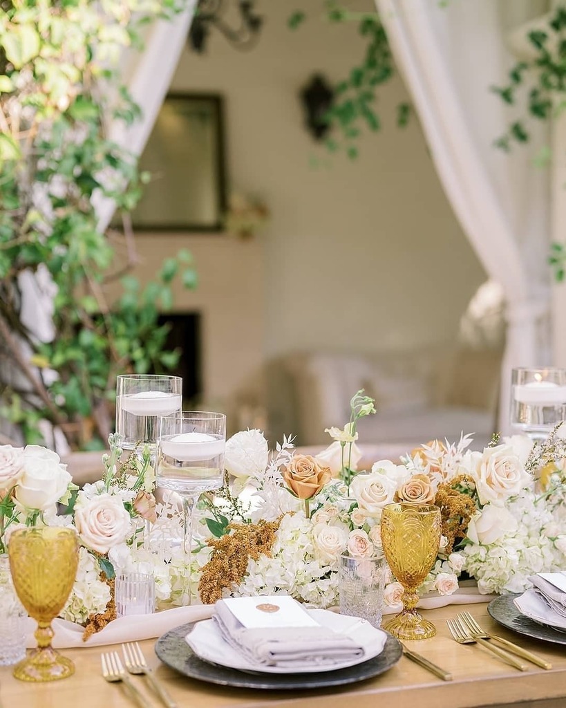 TOP POSTS OF 2021 || The perfect fall tablescape inspiration!🍂
​
​Venue: @villaandvineweddings
Photographer: <a href="/gregoryross/">Gregory Ross</a>
Planning &amp; Design: <a href="/justwenderful/">Wendy</a>
Design, Floral, &amp; Decor: @burlapandbordeaux
Musician: <a href="/briannicolet/">Brian Nicolet</a>
Cake @chefsvengarrett
Drapery: <a href="/dreamsamerica/">Dreams America Linen</a>
Table…
