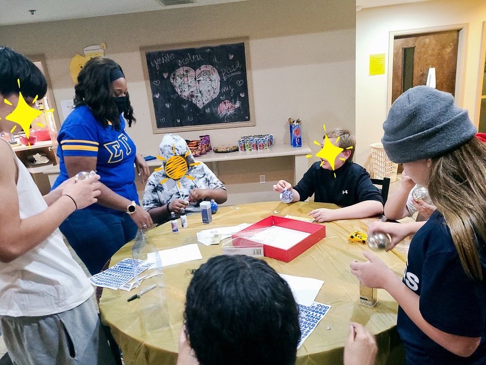 sgrhomocity's tweet photo. What a fun Christmas party with the cool kids at Parks Youth Ranch! Time spent serving others and building relationships is always time well spent. Huge thanks to our super SPEAR committee and to all Sorors who contributed to this great service event! #etsspear #sgrho  #eliteets https://t.co/jNOutMiYSG