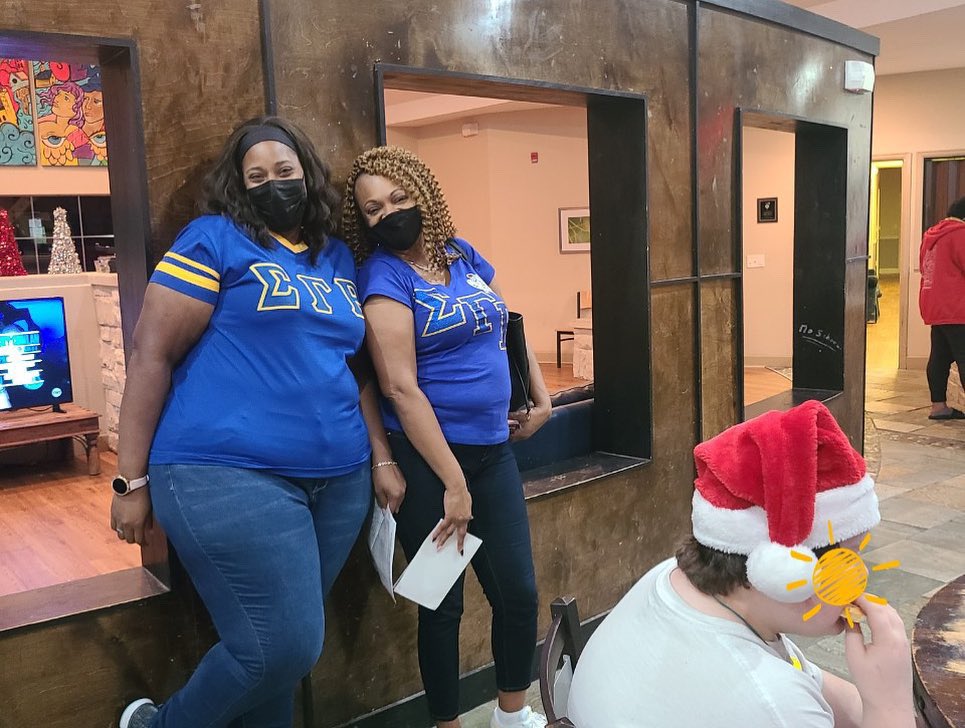 sgrhomocity's tweet photo. What a fun Christmas party with the cool kids at Parks Youth Ranch! Time spent serving others and building relationships is always time well spent. Huge thanks to our super SPEAR committee and to all Sorors who contributed to this great service event! #etsspear #sgrho  #eliteets https://t.co/jNOutMiYSG