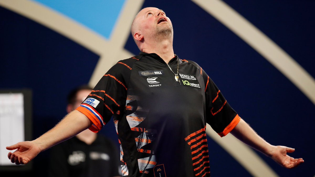 BetVictor's tweet photo. "It's a privilege to be back. I missed it. I had one goal... to be back here."
Raymond van Barneveld on his return to Alexandra Palace.
#BarneysBack #PDCWorldChampionship https://t.co/gNbWvlFZPY