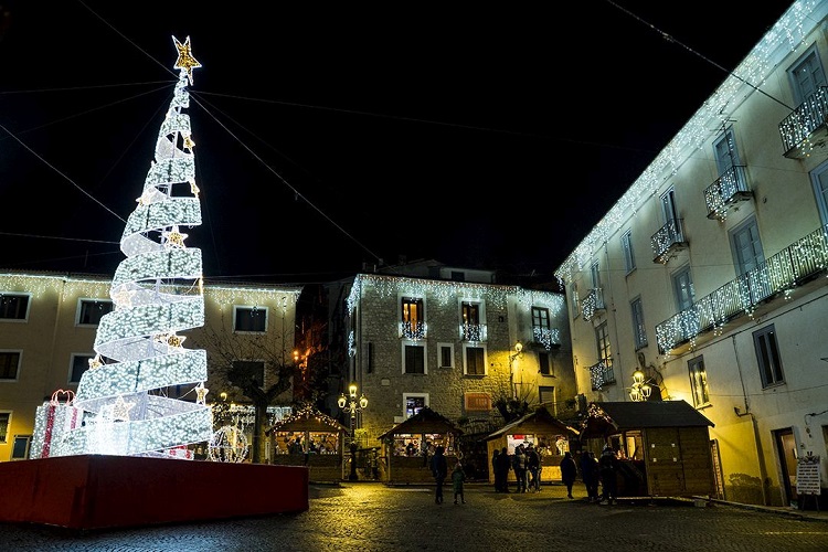 CiaoNico's tweet photo. #Basilikata: die längste #tibetische #Brücke der Welt zu #Weihnachten 👉https://t.co/nTklFLEPiZ @Basilicata_Tur @LoveBasilicata @basilicataturis @Castelsaraceno @SonoitaliaInfo @DiDifeo https://t.co/djW5ymzL07