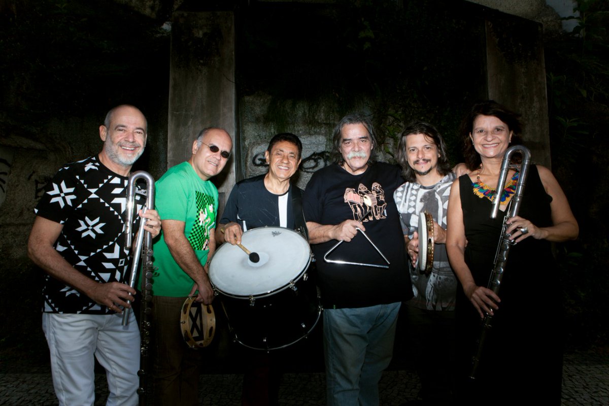 CMalta_oficial's tweet photo. Estamos indo com tudo pra 2022! @CMalta_oficial e Pife Muderno "O Expresso Vem Aí"... é o novo show do grupo que estréia dia 28 de Janeiro, no Teatro Prudential, no Rio de Janeiro.

Garantam seus ingressos aqui: https://t.co/AD7qjszoA7

#TeatroPrudential #ProgramacaoRio #Teatro https://t.co/P2C3H821BU