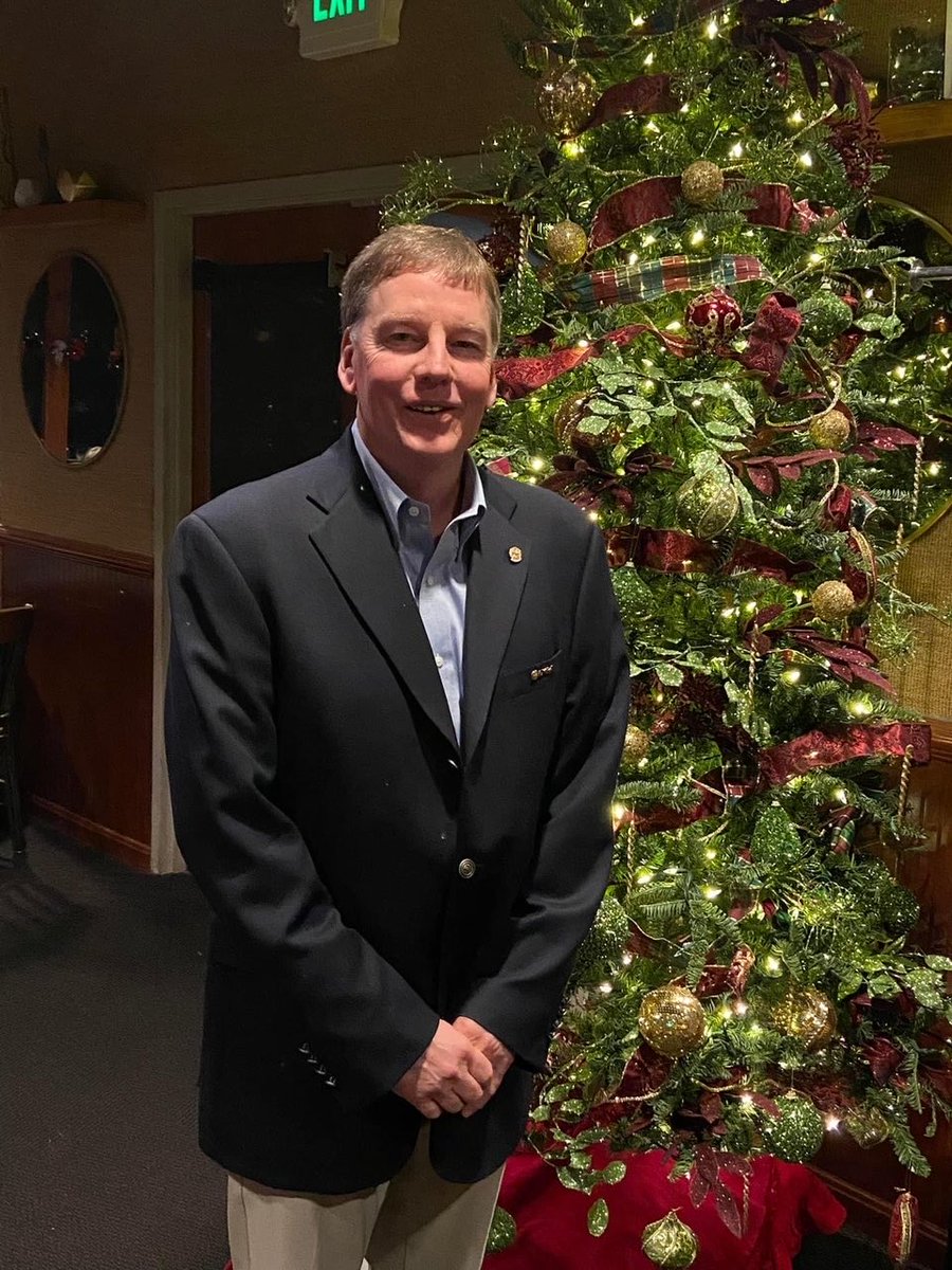 Congratulations to Jeff Houston for winning Golf Professional of Year Award for ⁦<a href="/knoxchapterpga/">Knox Chapter PGA</a>⁩ #honored#Merry Christmas