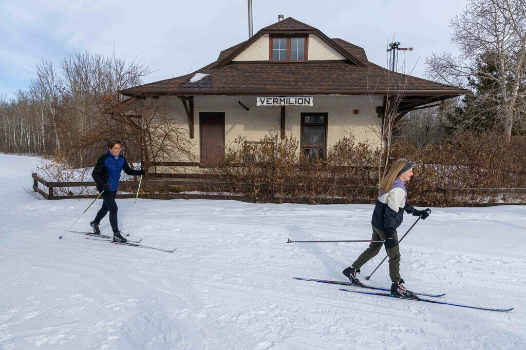 goeastofYEG's tweet photo. ❄️❄️ One of the best places to go cross-country skiing! Get into the #SkiNorthAB nordic flow at Vermilion Provincial Park, home trails of Olympian Beckie Scott! 

See Trip Ideas from link in bio.

#gointhesnow #GoEastOfEdmonton #explorevermilion #abparks… https://t.co/JUmqvg2GsG https://t.co/LFc9c5iWGE