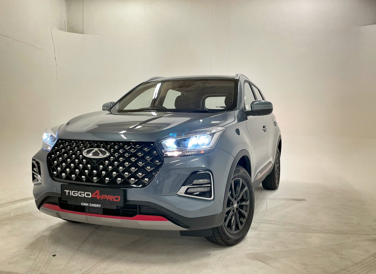 Ray_Leathern's tweet photo. Wow, very impressed with the new and improved @cheryzaofficial. Looks good, goes well and quality-wise, there’s no comparison to the previous Tiggo. #4Pro 🏆🇨🇳🇿🇦 https://t.co/kc8guAIto7