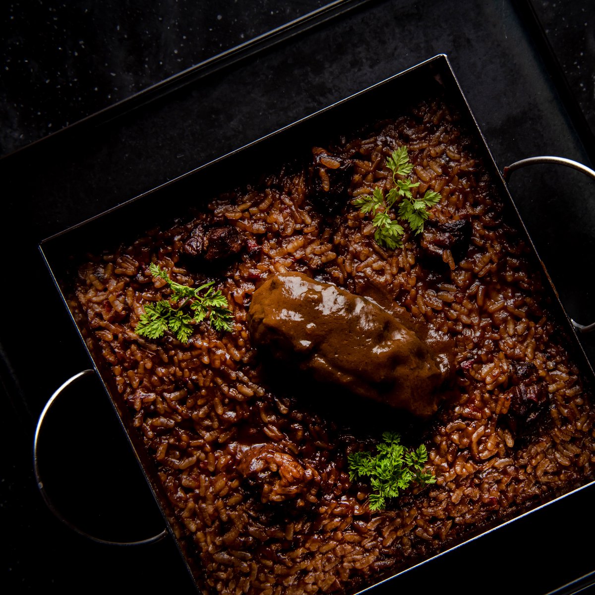 pigtailcocktail's tweet photo. Introducing our new tasting experience, featuring thoughtful cocktails and wine paired with bites like our our arroz 'a la llauna' con carrilleras ibéricas. Explore the full experience and reserve: https://t.co/NFIBE3DQLu. 🐽 https://t.co/7YGDwQlp8w