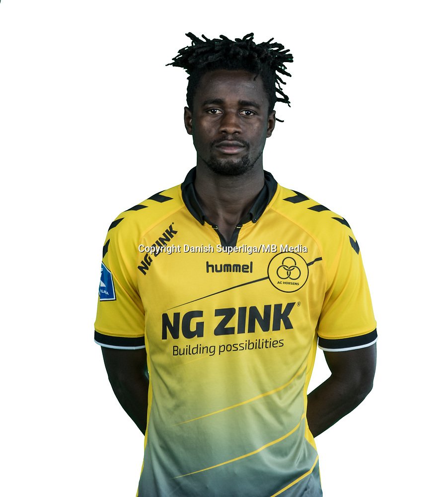 RealDeBanjulFC's tweet photo. Congrats James π¬π²π!
We wish to congratulate our former defender, James Gomez on his inclusion in Tom Saintfiet's final scorpions' squad set to debut in Cameroon's continental showpiece.
Everyone at Real De Banjul wishes you good luck at the AFCON.
#RDB #James #afconway https://t.co/2qS6ElbYVj