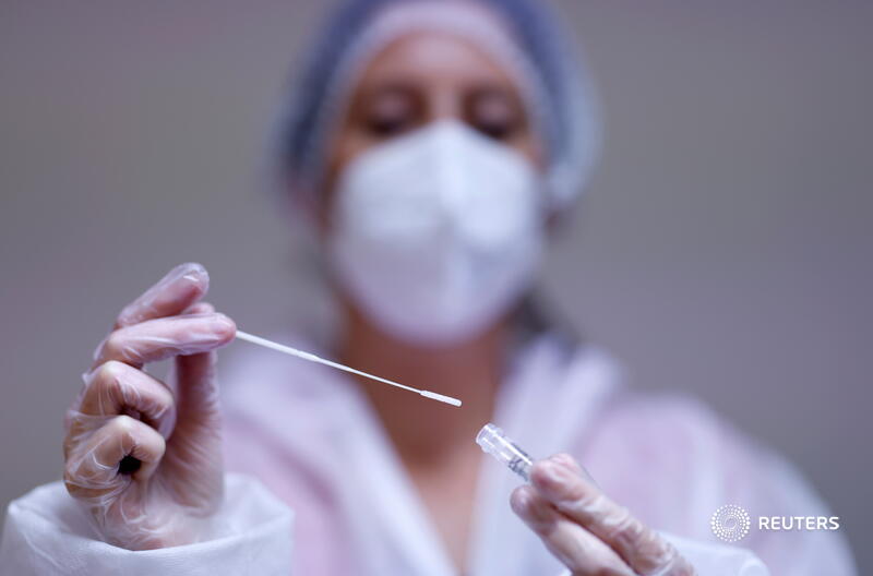 ReutersFacts's tweet photo. Contrary to claims made online, PCR tests are highly accurate at diagnosing SARS-CoV-2, the virus that causes the novel coronavirus https://t.co/PFkh5LRky5 https://t.co/qHhNdIUumh