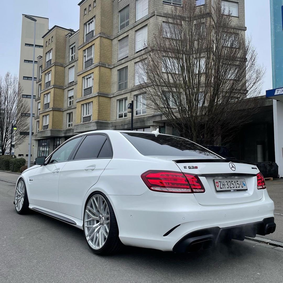 DailyCarlife's tweet photo. MERCEDES E63s AMG https://t.co/WoTRLxbIfG