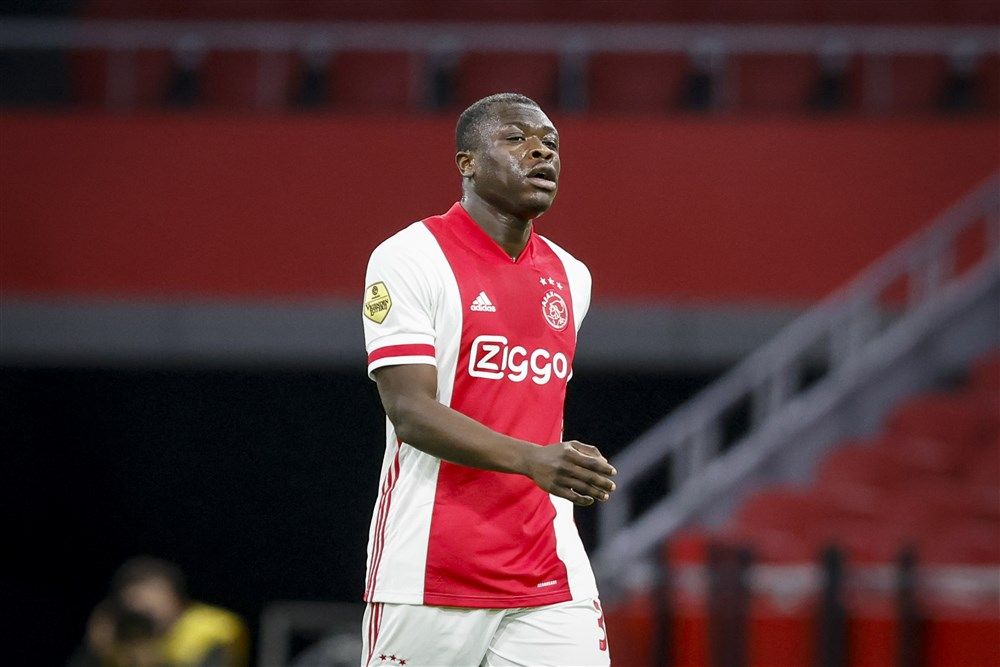 ajax__nieuws's tweet photo. Romano: 'Ajax onderhandelt met Leipzig over koopoptie, Brobbey persoonlijk rond' https://t.co/ysFkltzuUO https://t.co/PFjVEnNrZk