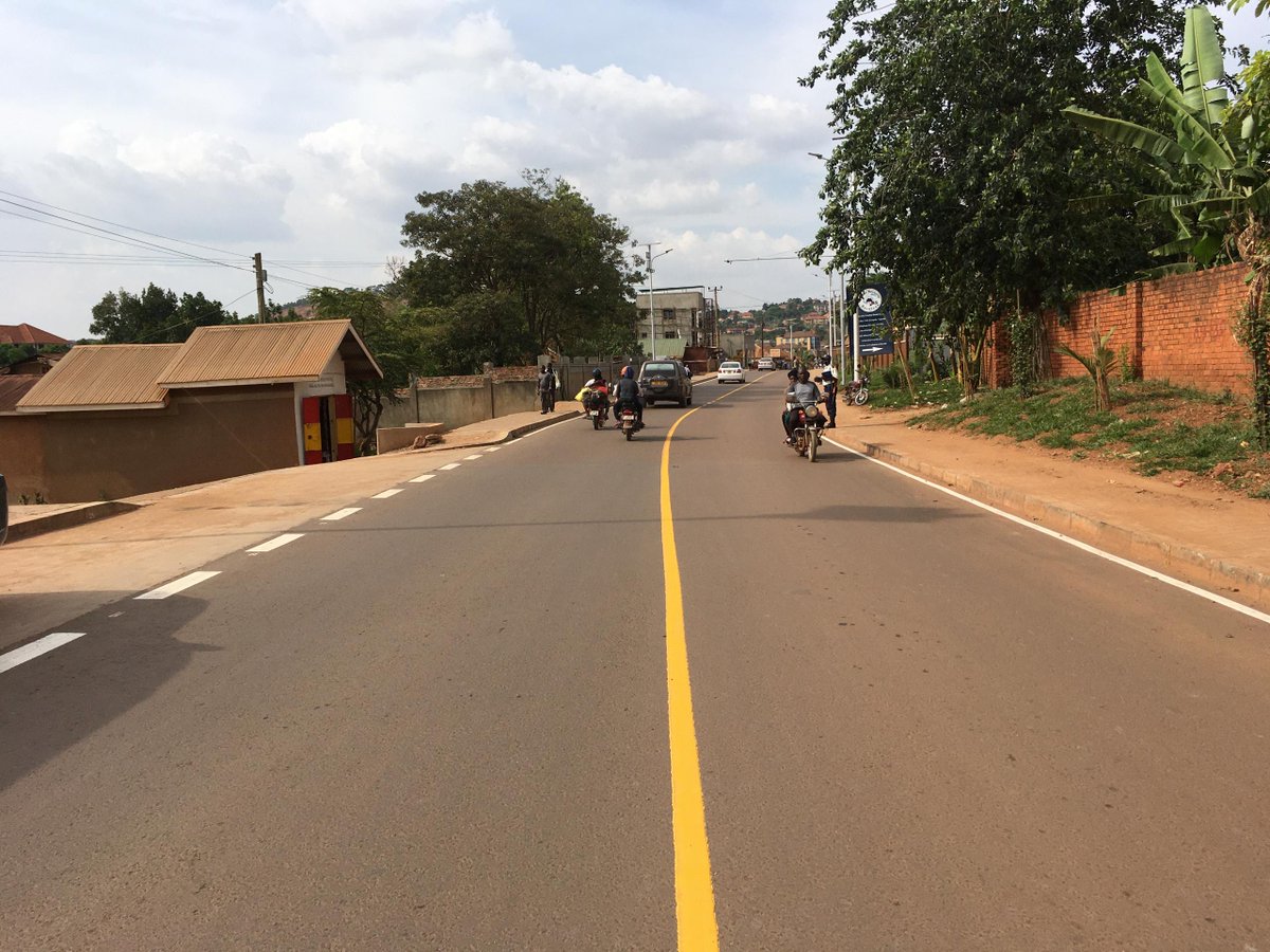 CSCEC_ES1201's tweet image. On December 20, the Upgrading to Paved Standards of Kabuusu-Bunamwaya-Lweza Road Project in #Uganda undertaken by #CSCEC was successfully delivered. 👏