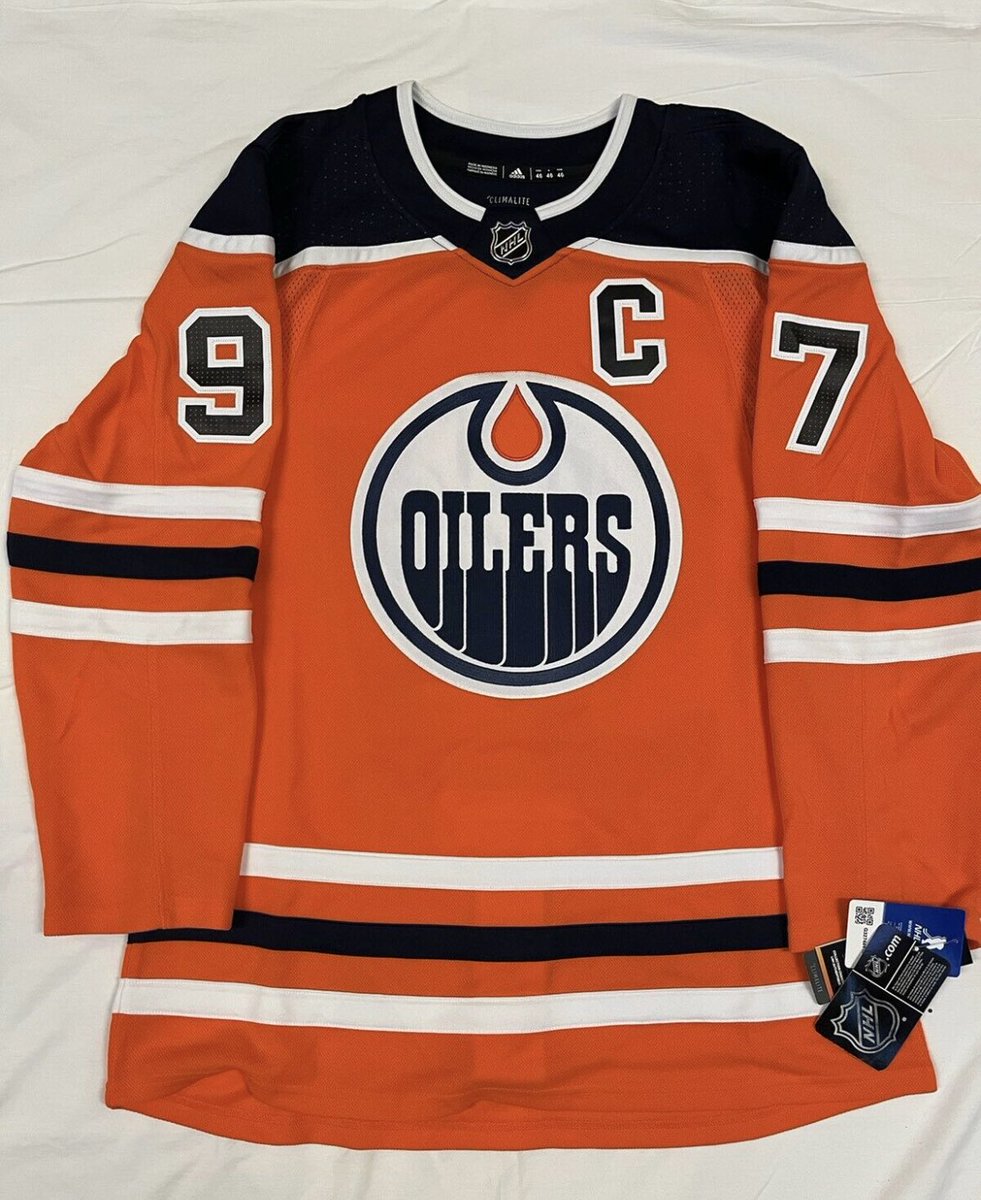 HockeyDB tweet media