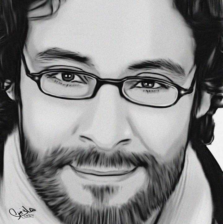 مينفعش دكتور يعمل جراحه لنفسه أو كوافير يقص شعره بنفسه وحجات كتير مينفعش تتعمل غير من المتخصص وانا متخصص بورتريه ورسمت نفسي بنفسي  😔😂😂😂