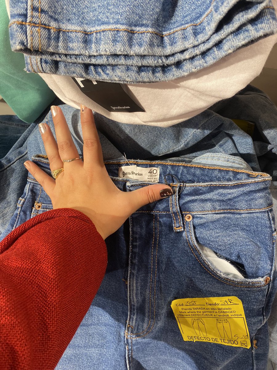 anais97_'s tweet photo. @stradivarius TALLA 40? Es que parece de risa de verdad https://t.co/y3xrd9AFkt