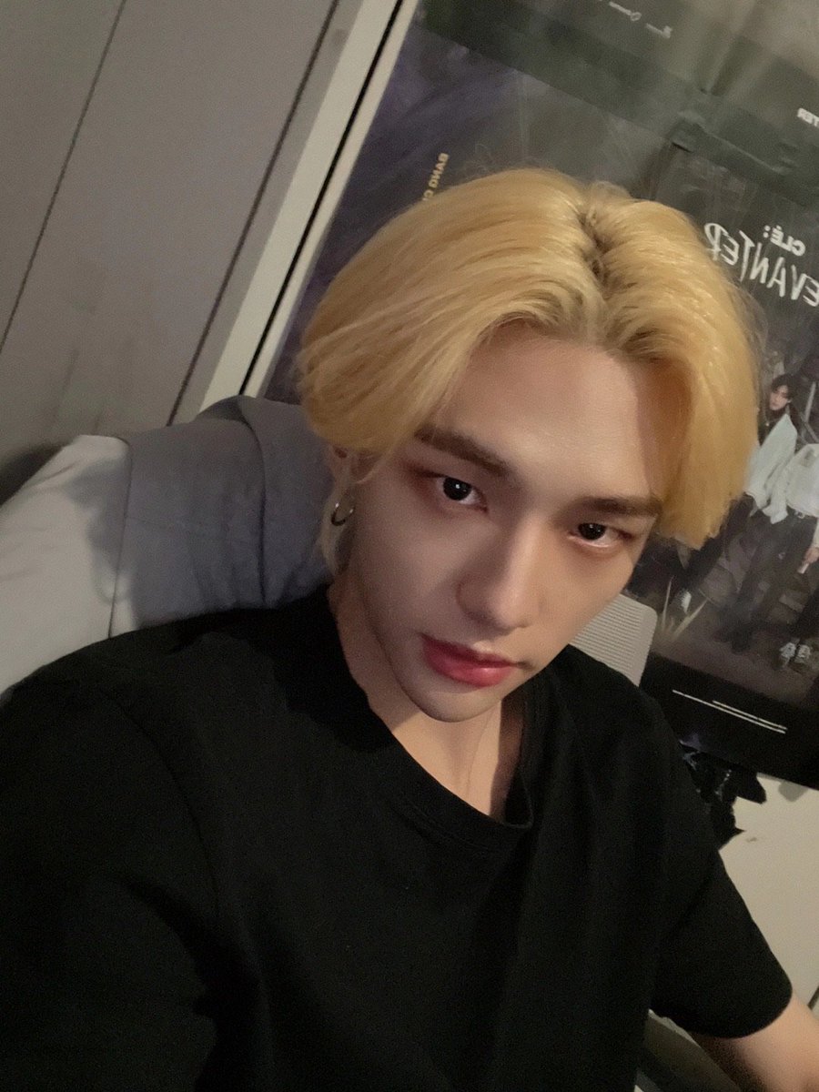 pics of my boyfie because he looks so pretty (as always)