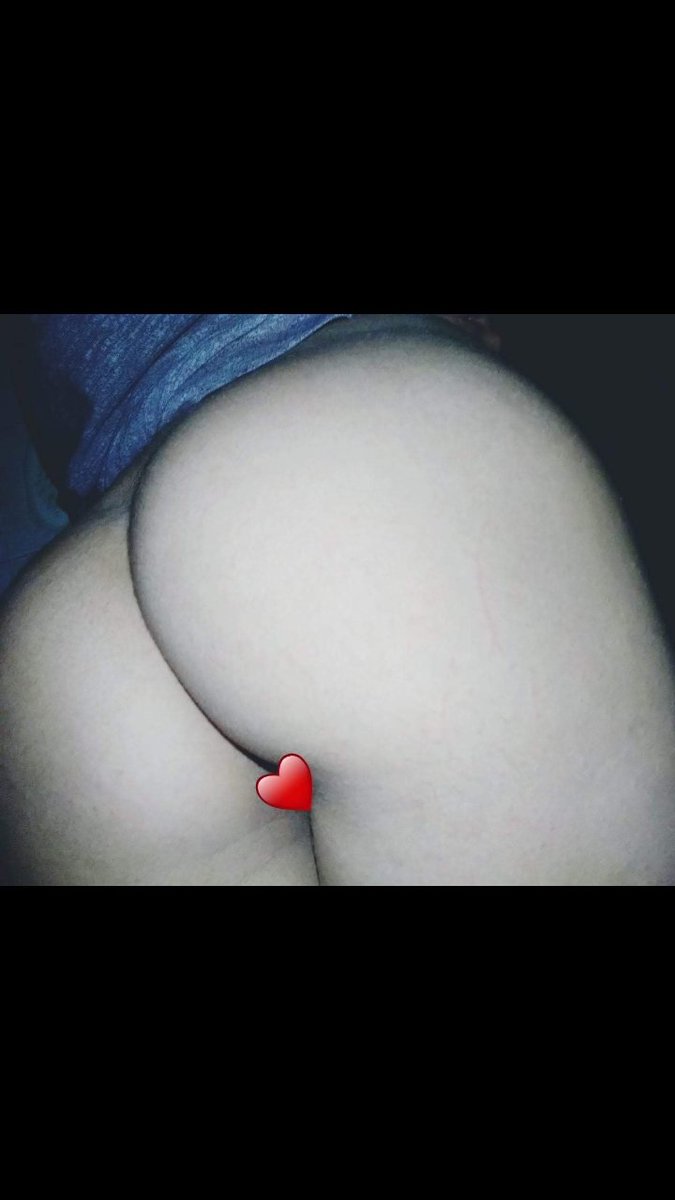 Experimentarx3's tweet photo. Arranco el verano, les dejo acá la colita de mi primita Yesica 😊 18 añitos tiene la bebé 😣 https://t.co/Yd8M4XTr4R