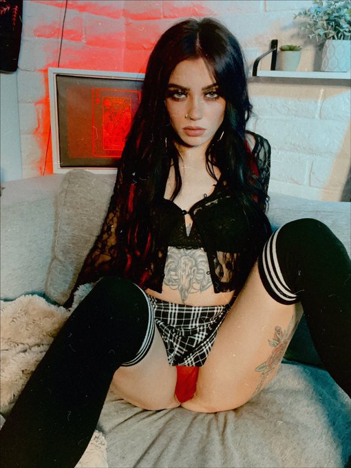 Did you know my OnlyFans is 50%off right now?!  Cmon babe, let&rsquo;s have some fun!!! https://t.co/a5Rlq