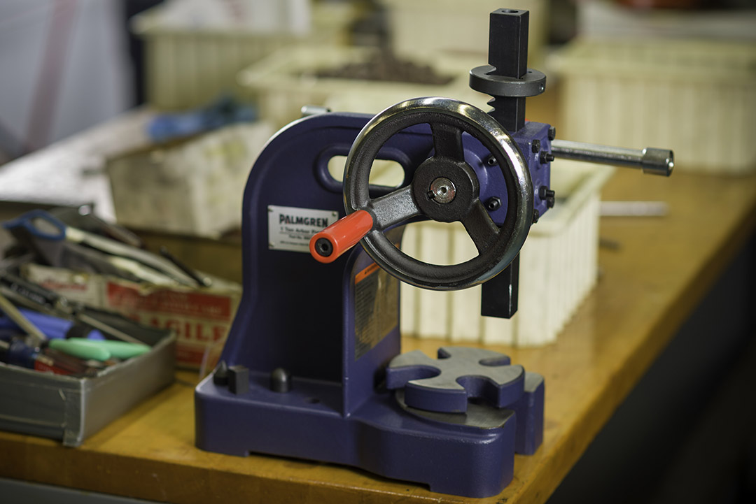 The press(ure) is on 👊

Our sturdy, cast-iron construction delivers the heavy brute force needed for riveting, squeezing, punching, bending, and other pressing applications.

#palmgren #embracethework #arborpress