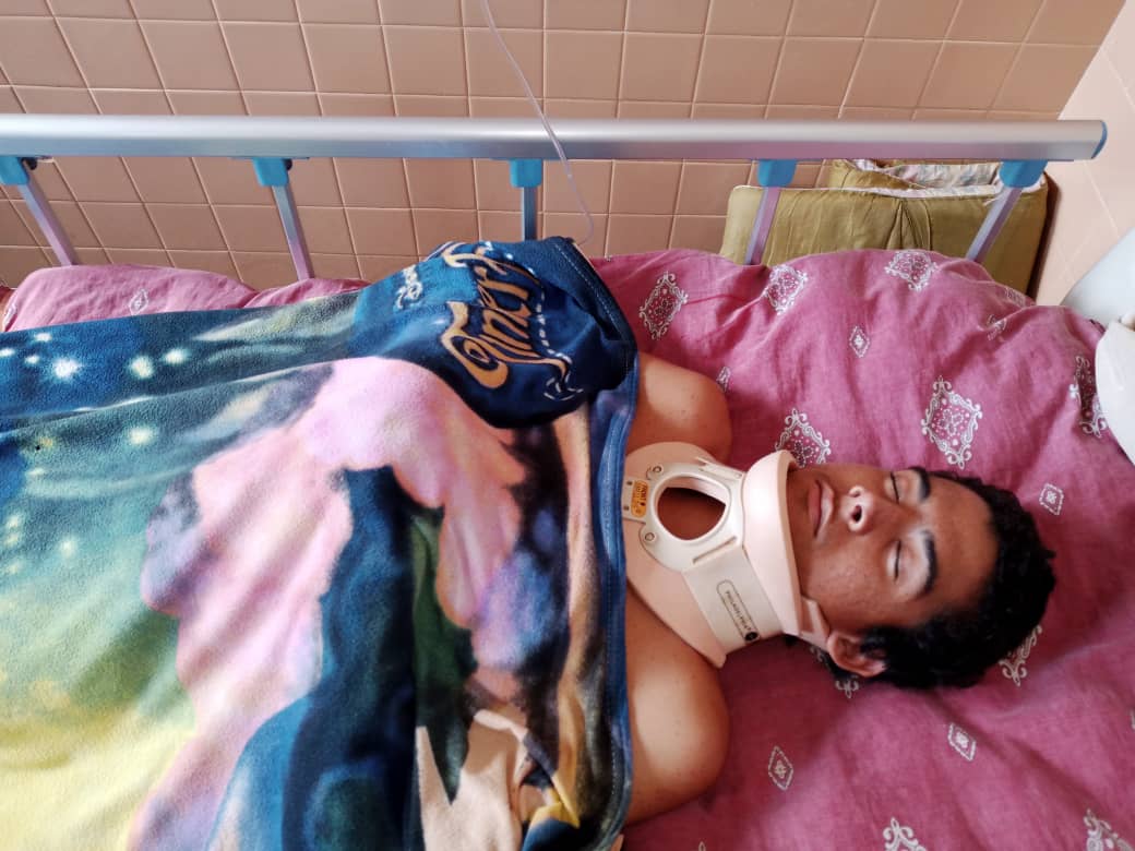 Tolomeocasiya's tweet photo. Camaradas Vamos a ayudar a Eughins Gómez, un joven que sufrió un accidente y sus padres no disponen de recursos,si no podemos económicamente,  Un RT servirá para ayudar 
Para contacto
04124277486
04244188285
04263348763
@jaarreaza 
@dcabellor 
@NicolasMaduro 
@delcyrodriguezv https://t.co/GXQbFyaPcB