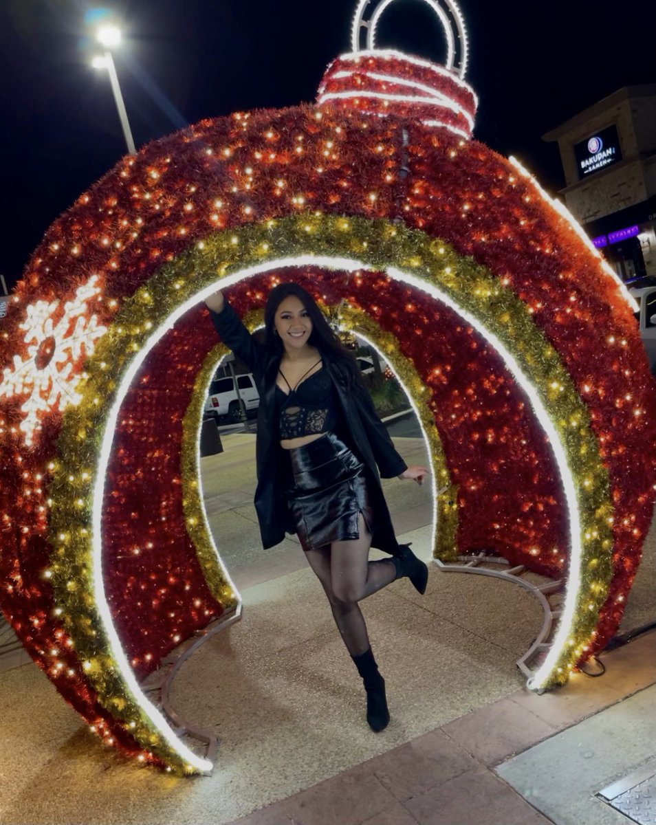 mariahleaah's tweet image. Birthday vibes ✨ 25 ✨ Sag ✨